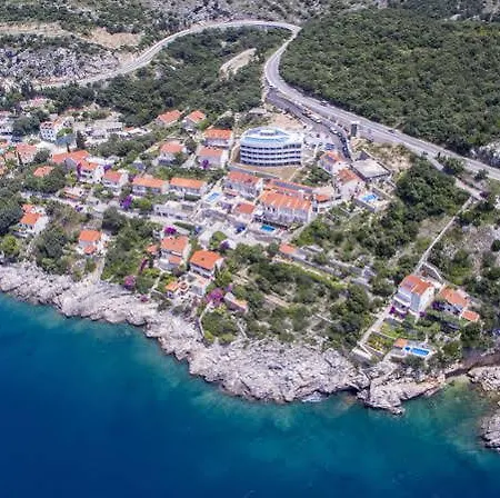 Paradiso Pensión 3*