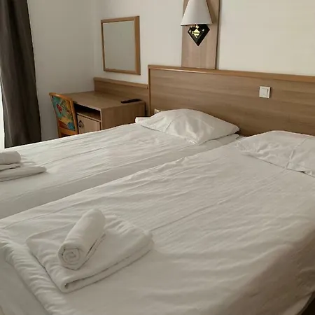 Paradiso Pensión 3*